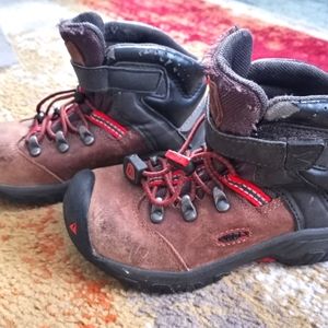 Toddler 9 Keen Hiking Boots